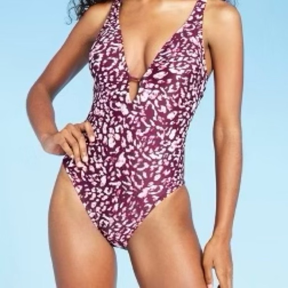 Shade & Shore Animal Print One-Piece Swimsuit – Deep Plunge, Size Large